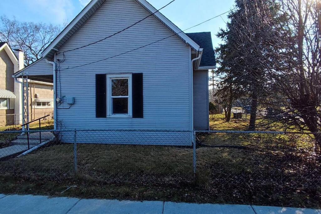 Perfect Combo Of Charm & Comfort- 2Bedroom Home Noblesville Exterior photo